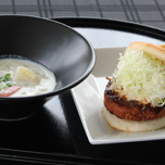 『白樺ランチ』もち豚のキャベツメンチパーカーサンドと本日のズッパ