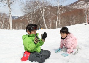 雪遊びｷｯｽﾞ