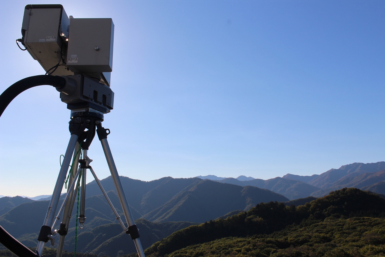 屋上に日本テレビのライブカメラが設置されました 水上高原のゆかいな仲間たち