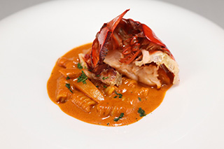 オマール海老の濃厚トマトクリーム ショートパスタ