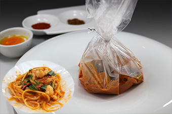 オマール海老のうまみを余すことなくパスタに託す フレーバーのアクセントで2度の美味しさ