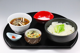 鶏つけ汁 ひも皮うどん(温)