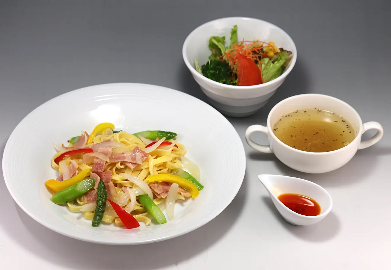 ベーコンとアスパラのスパゲッティーセット