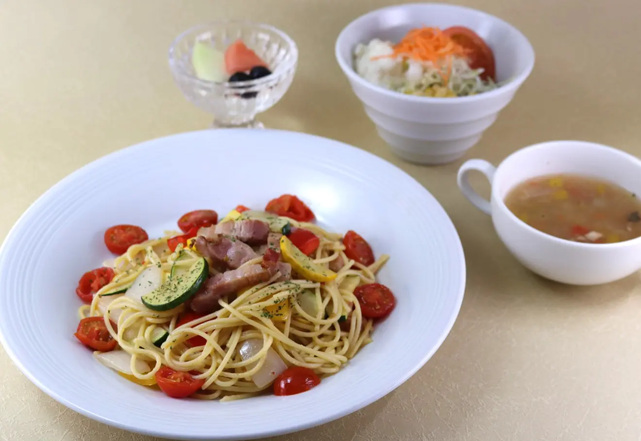 谷川ベーコンと夏野菜のパスタセット