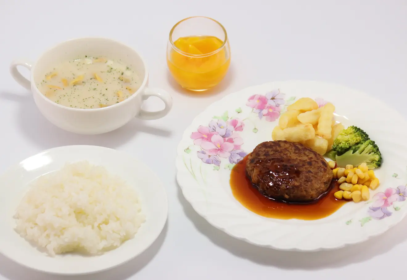 お子様ハンバーグセット（小学生以下対象）