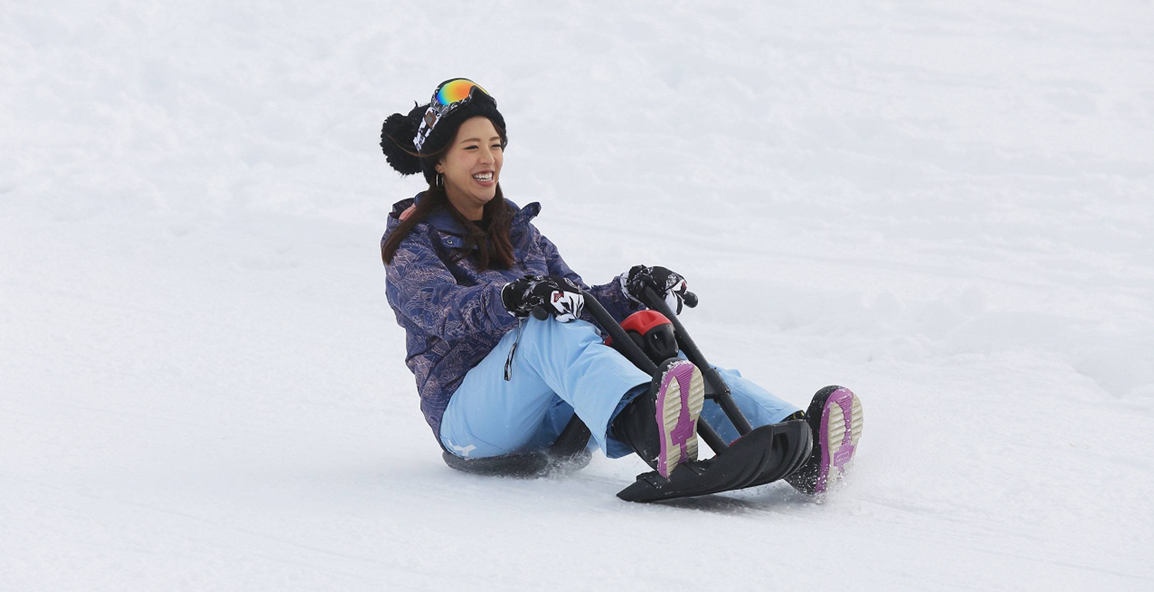 雪上摩托車