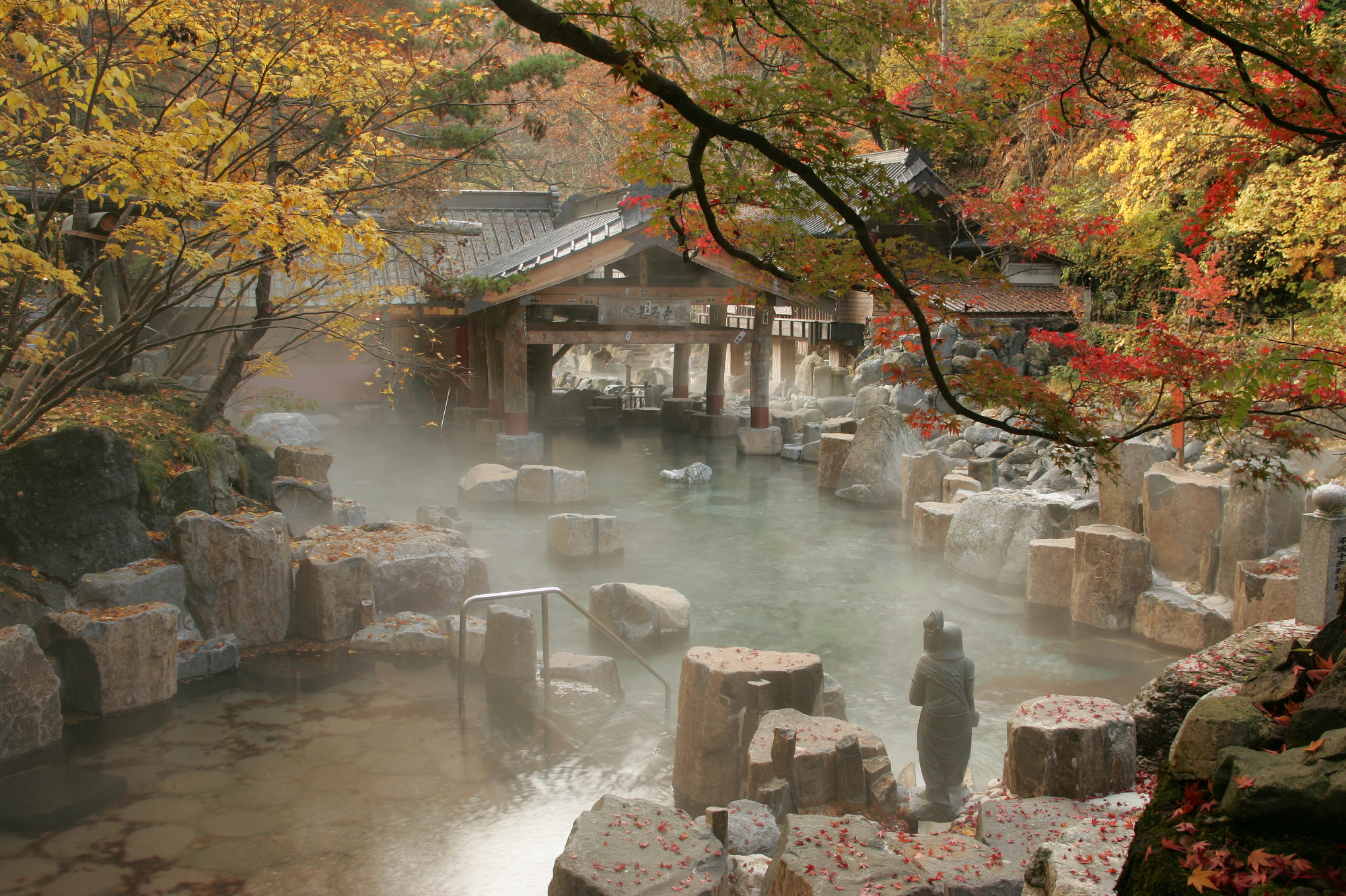 宝川温泉